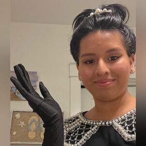 Meet your Posher, Debora